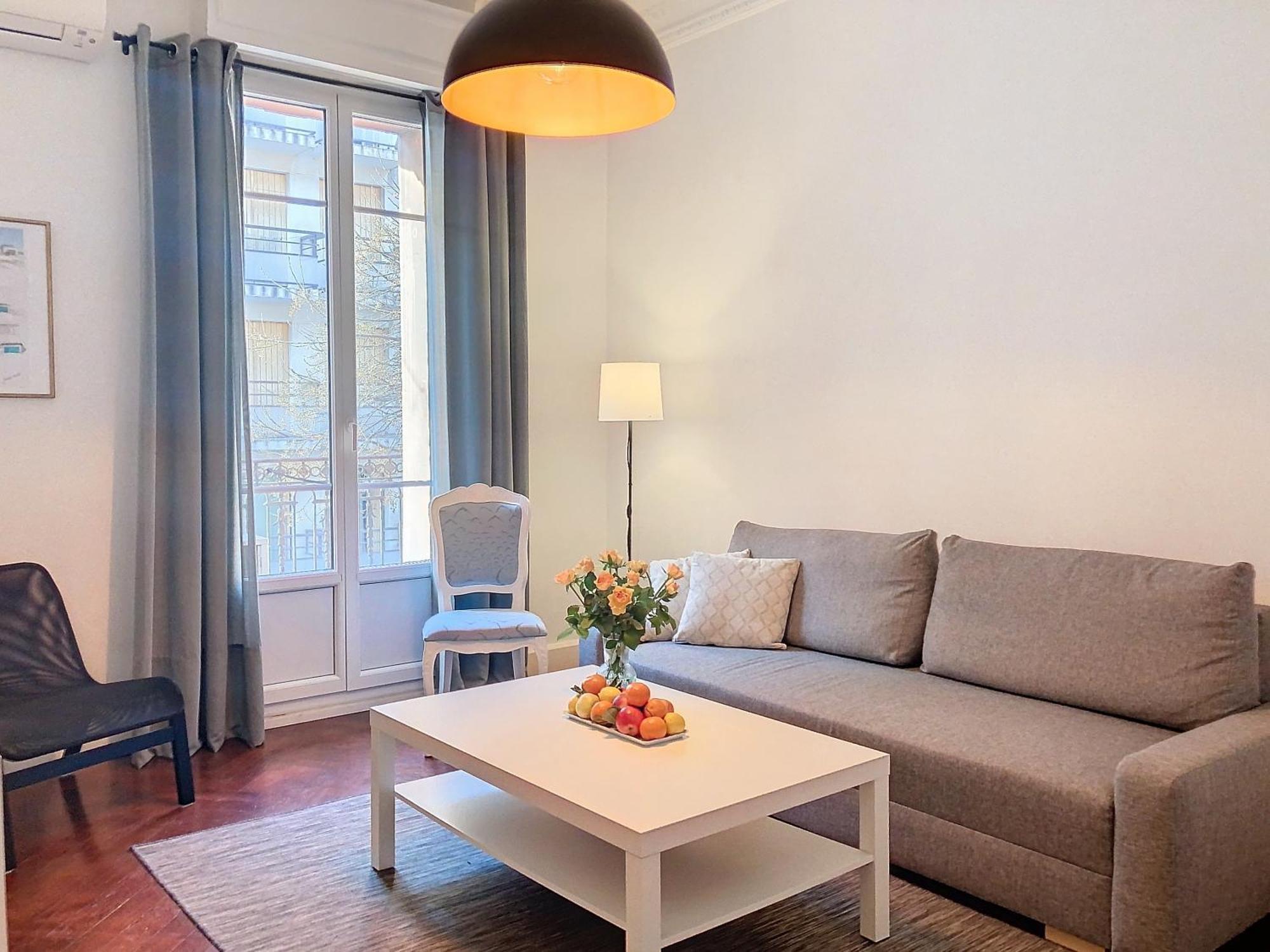 2p Moderne Riquier Proche Port, Gare, Tramway * Nice